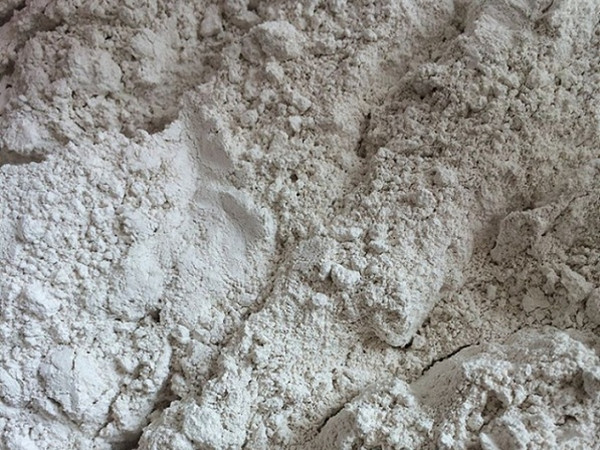 氧化鈣采購的注意事項(xiàng)有哪些？使用時(shí)需要注意什么？